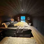 Panorama Out, Jacuzzi,badstu 度假居