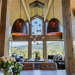 Panorama Out, Jacuzzi,badstu 度假居